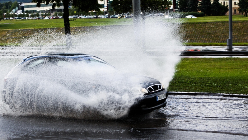 Aptaškė automobilis: ar realu gauti kompensaciją?