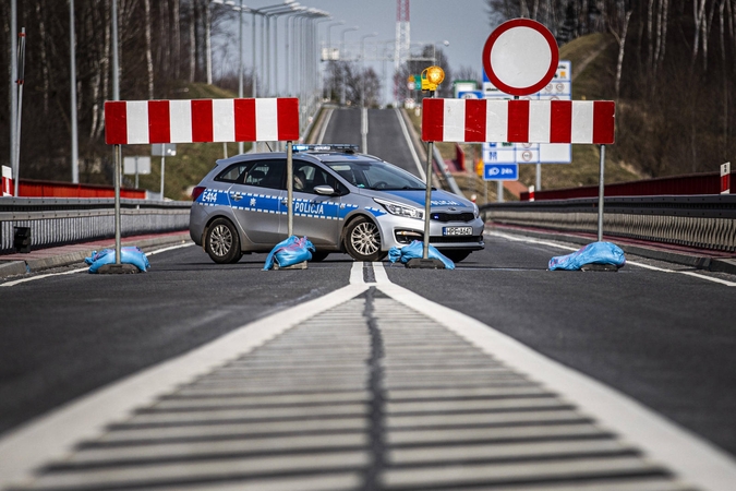 Lietuvą pasiekė pirmasis per Lenkiją grįžtančių lietuvių konvojus