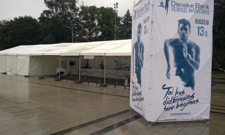 Katedros aikštėje veikia „Danske Bank Vilniaus maratono“ informacijos centras