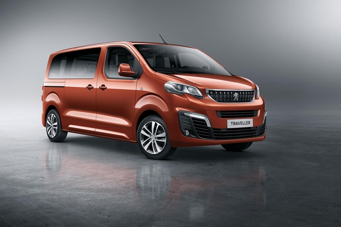 „Peugeot“ išleidžia naujos kartos mikroautobusą „Traveller“