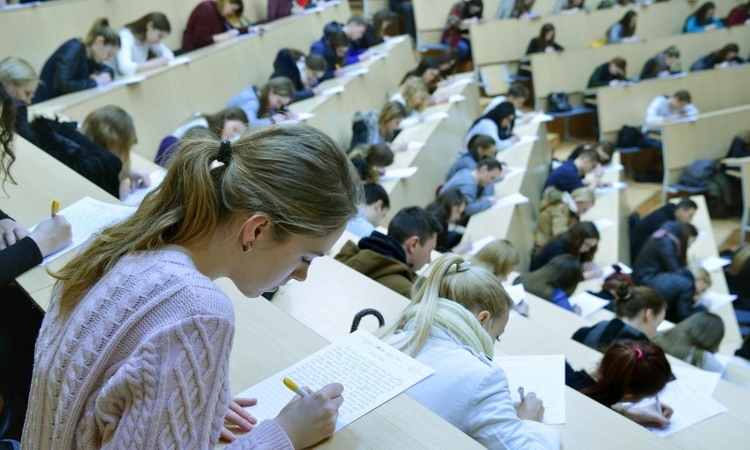 Magistrantūros studijos: laiko švaistymas ar būdas konkuruoti darbo rinkoje?