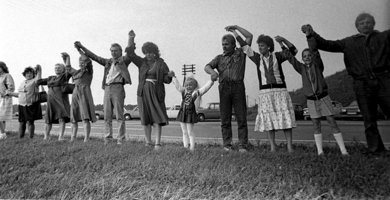 Šalies vadovai kviečia prisiminti Baltijos kelio prasmę