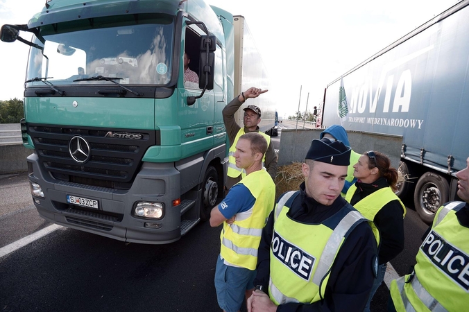 Prancūzija įveda baudos taškų sistemą užsienio vairuotojams