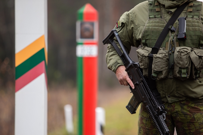 Lietuvos kariai toliau saugos rizikingiausias pasienio vietas