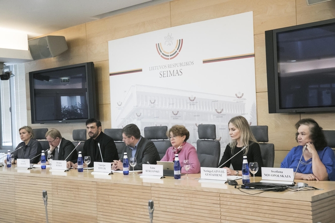 Siekiant atkurti romų genocido vaizdą istorikams trūksta dokumentų