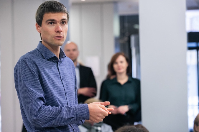 Laikinai Seimo kanclerio pareigas eis Seimo kanceliarijos Finansų skyriaus vedėjas Marius Žiūkas