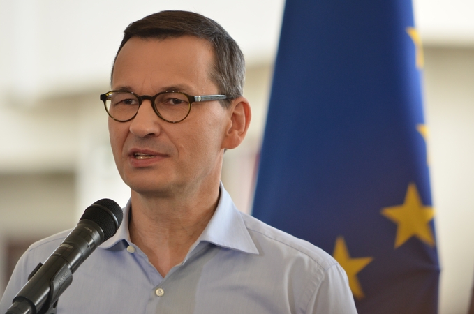 Lenkijos premjeras sveikina Lietuvą suvaldžius viruso pandemiją