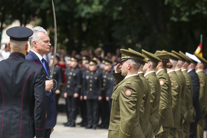 G. Nausėda: karininkai atspindi nesutraukomus visuomenės ir valstybės saitus