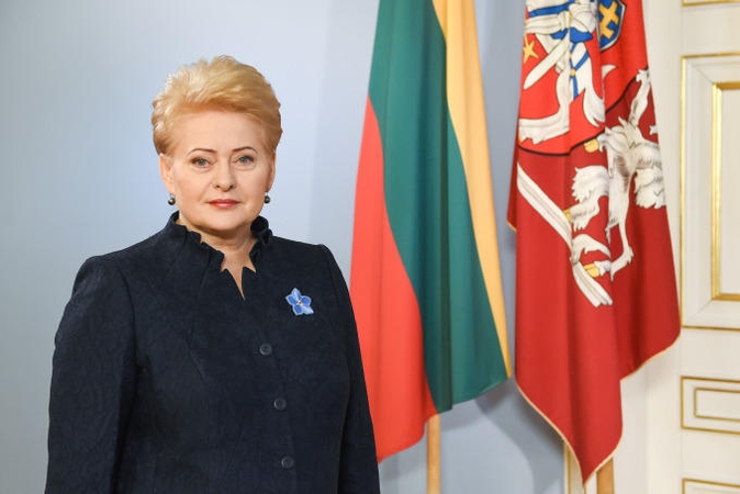 Prezidentė ragina įsisegti „Neužmirštuolės“ žiedą
