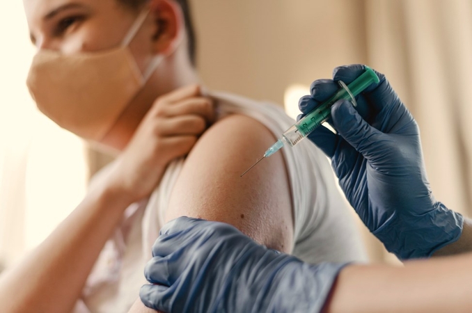Baigiasi  vakcinų galiojimas: Lietuvoje stabdomas vaikų skiepijimas nuo koronaviruso