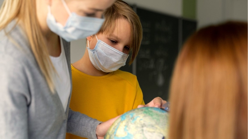 Į mokyklas mokinius grąžino 28 savivaldybės, kiti ugdymą tęs nuotoliniu būdu