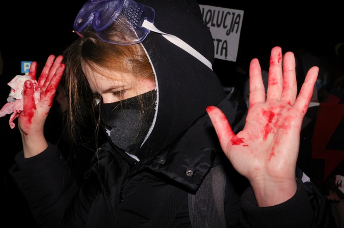 Seimo vadovė tikisi, kad griežti abortų ribojimai Lenkijoje – trumpalaikiai