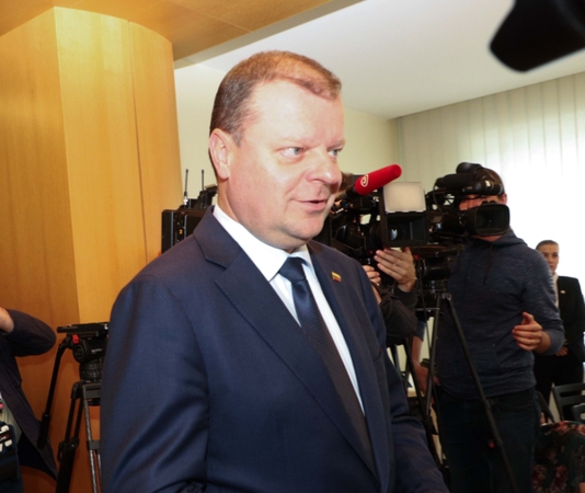 Kandidatas į premjerus S. Skvernelis pripažino klaidas, atsiprašo žmonių