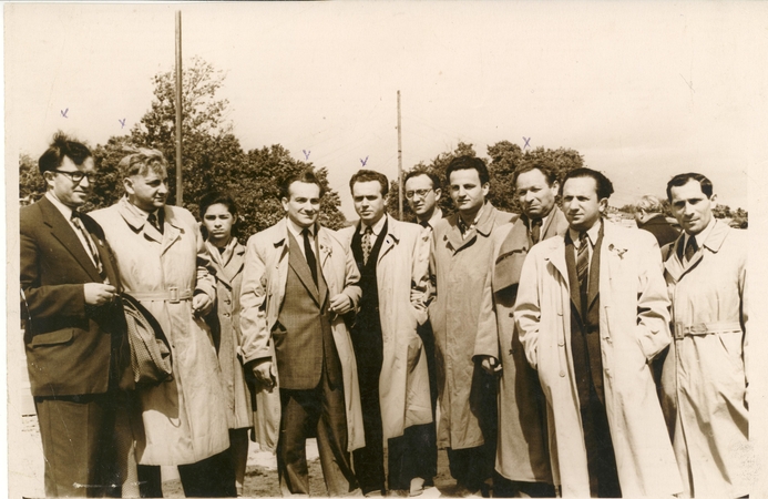 Sugrįžimas: buvę IX forto kaliniai siaubo komplekse apsilankė 1959-aisiais, kai čia jau buvo įrengtas muziejus.