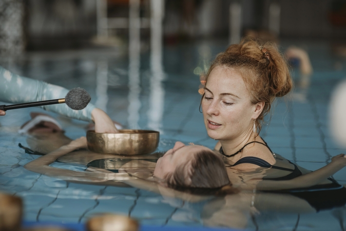 Poveikis: „Tai ne panacėja, bet išskirtinė patirtis, grįsta ne mistika, o fiziologija. Ji padeda sulėtėti ir atrasti ramybės būseną“, – teigia sertifikuota watsu praktikė I. Radzevičiūtė. 