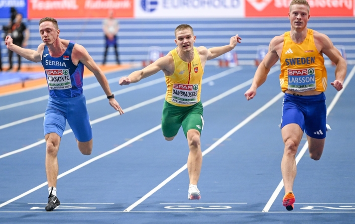 Konkurentai: A. Dambrausko (viduryje) varžovas serbas A.Kijanovičius (kairėje) užėmė 29 vietą, švedas H. Larssonas (dešinėje) iškovojo sidabro medalį.