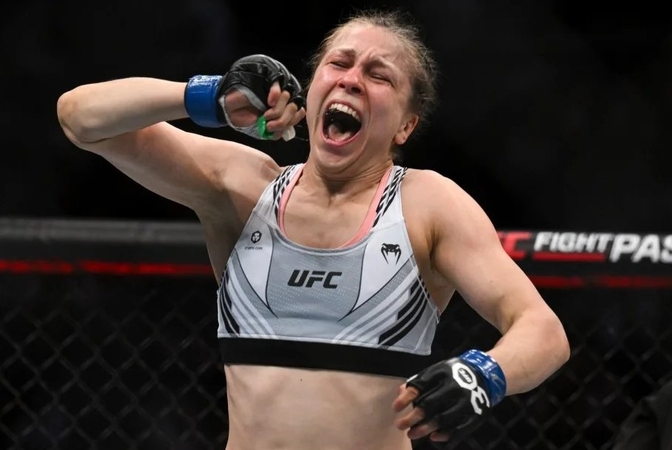 Patirtis: J. Stoliarenko užsigrūdinusi UFC kovų narvuose.