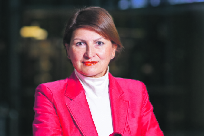 Praradimai: pasak E. Leontjevos, investicijų prastovos konvertuojasi į tiksinčias palūkanas, tai tolygu prarastam našumui ir didėjančioms kainoms vartotojams.