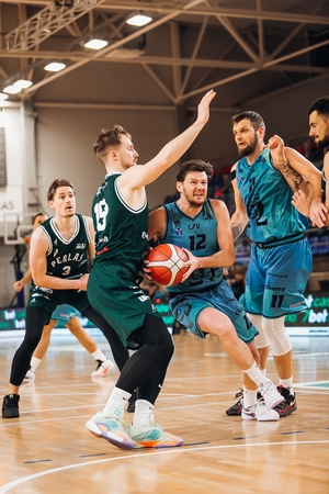 Sėkmingiausi: simboliniame NKL penkete – net du Kauno r. Omega-Tauras-LSU komandos žaidėjai: Š. Vasiliauskas (Nr. 12) ir I. Juškevičius (Nr. 11).
