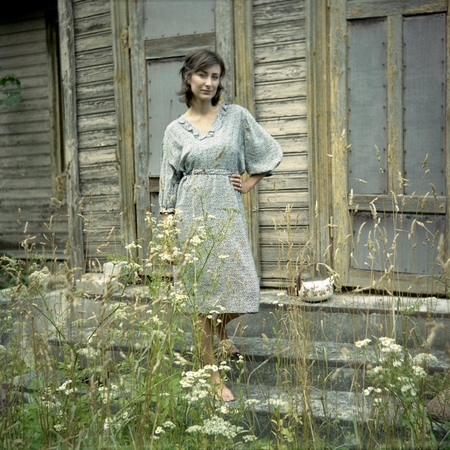 Fotografijų parodoje – senelių drabužius vilkintys 192 jauni žmonės