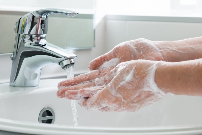 Išvengti peršalimo ligų padės ir rankų higiena