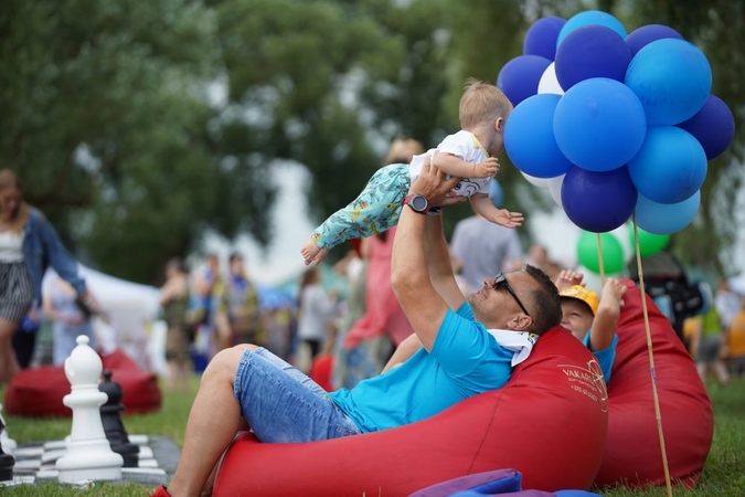 Vaikų globos savaitės renginiai primins – globėjų laukia apie 1 350 vaikų