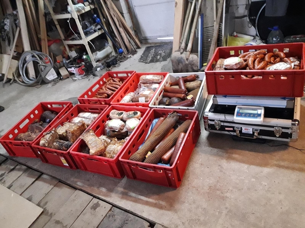 Per kratas Alytuje aptikti 300 kilogramų nelegalios mėsos: gyventojams gresia baudos