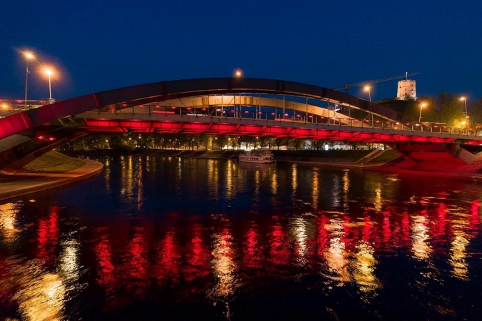 Per jubiliejinę Pasaulinę hemofilijos dieną Vilnius nušvis raudonai