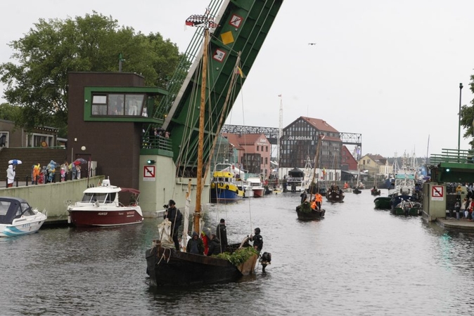 Jūros šventės akcentas: Dangės flotilė nuspalvino Klaipėdą