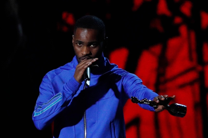 Per vyrų dominuojamą „Brit Awards“ ceremoniją triumfavo Londono reperis Dave'as