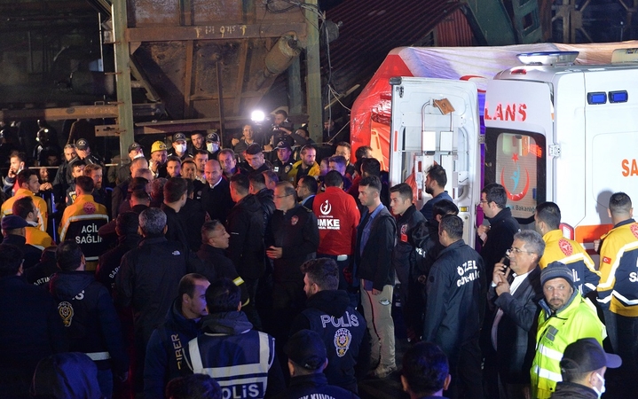 Nugriaudėjus sprogimui Turkijos anglies kasykloje žuvo 41 žmogus