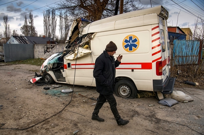 Šiurpūs pranešimai iš Hostomelio: Rusijos snaiperiai „treniravosi“ nusitaikę į gyventojus