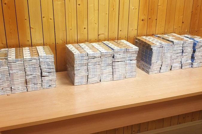 Pasieniečiai sulaikė vilnietį: vežė 350 tūkst. eurų vertės kontrabandinių cigarečių krovinį