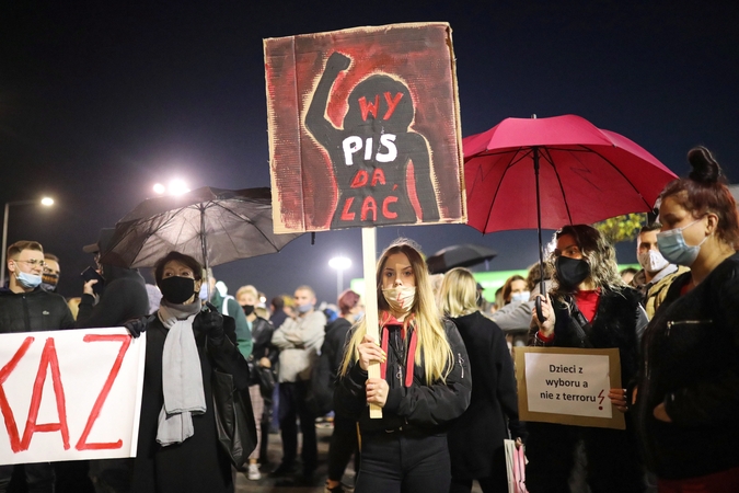 Lenkijoje – nauji protestai prieš abortų įstatymo sugriežtinimą