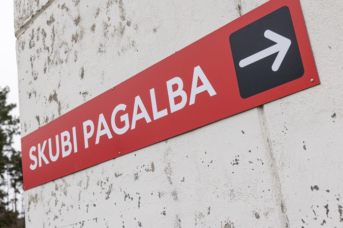 Jurbarke rastas sužalotas vyras: įtariama, kad iškrito iš penkto aukšto