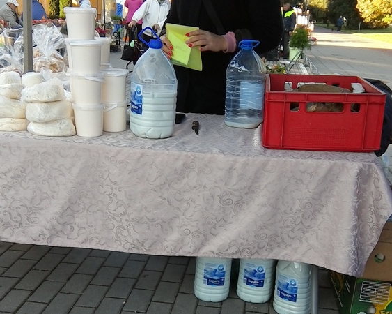 VMVT: pirkti greitai gendančius produktus iš atsitiktinių prekeivių labai rizikinga