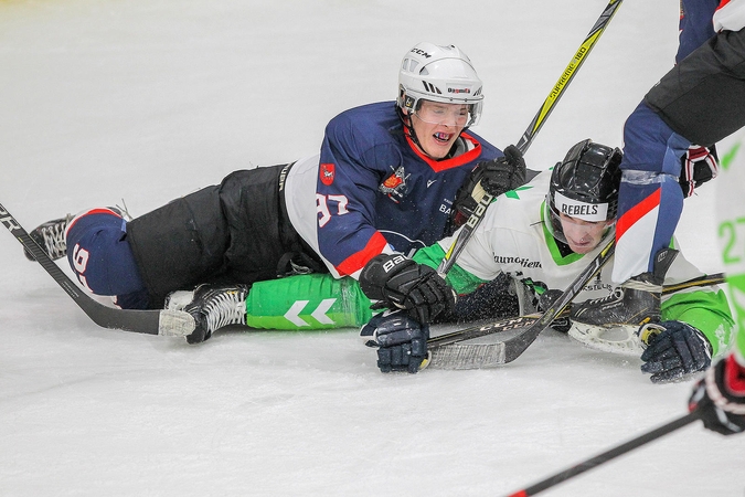 Lietuvos ledo ritulio čempionate – sensacinga autsaiderių pergalė
