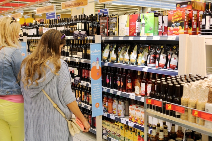 Siūloma keisti prekybos alkoholiu laiką