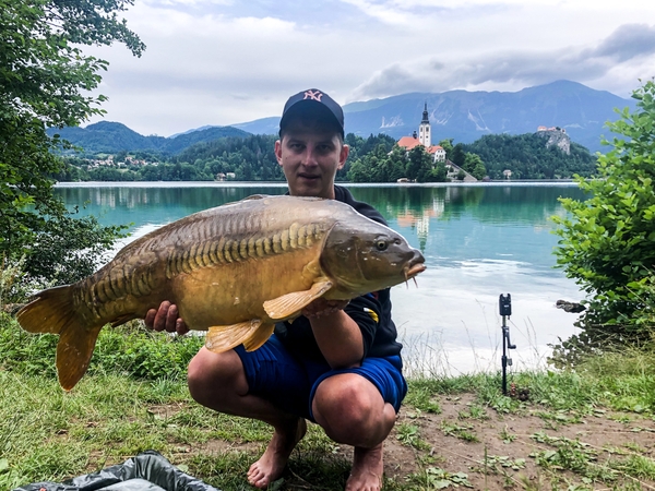 Laidų vedėjo D. Ramono rekordas – 22 kg veidrodinis karpis