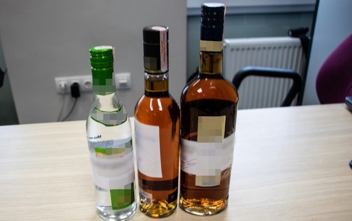 Plungės rajone pareigūnai nustatė prekybos alkoholiu pažeidimų