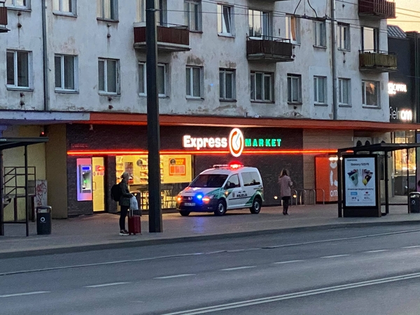 Iš Vytauto prospekte esančios parduotuvės nušvilpė alkoholinius gėrimus