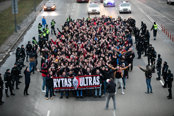 Skaitytojai: „Ryto“ sirgaliai mitinguoja Kaune 