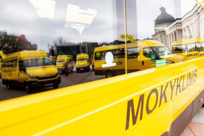 Dvylika savivaldybių gaus 800 tūkst. eurų mokykliniams autobusams pirkti