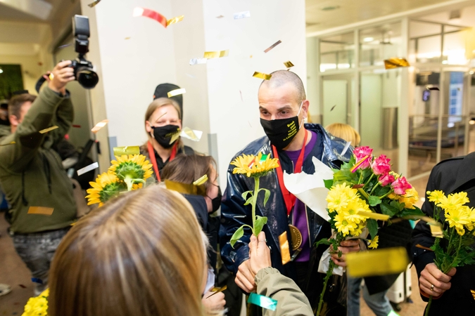 Į Lietuvą sugrįžusi grupė „The Roop“ pasitikta šūksniais ir plojimais