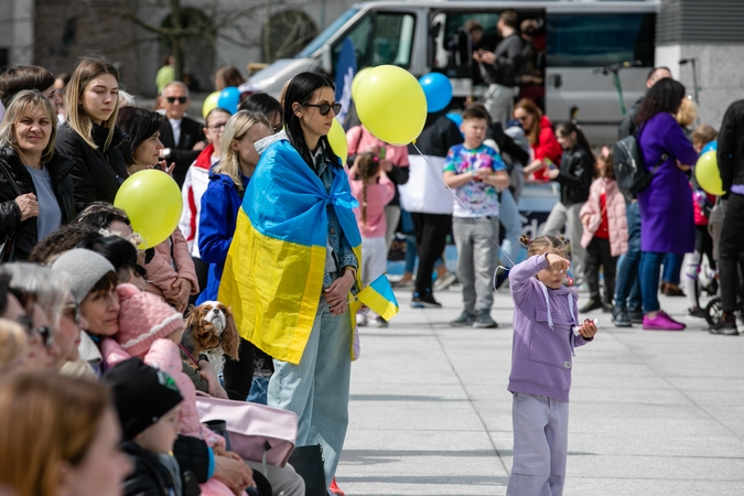 Vyriausybė skyrė dar beveik 326 tūkst. eurų padėti ukrainiečių karo pabėgėliams Lietuvoje