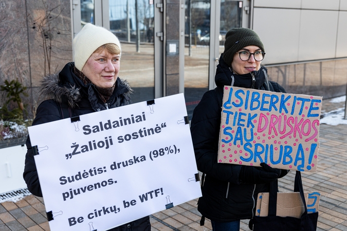 Vilniuje – protestas: „Įsiberkite tiek druskos sau į sriubą“