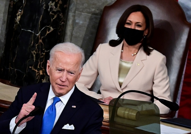 Joe Bidenas ir  Kamal Harris