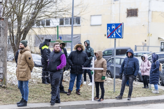 Ūkininkai statė kryžius: ministras įvardijo, kas karvių augintojams turėtų padėti