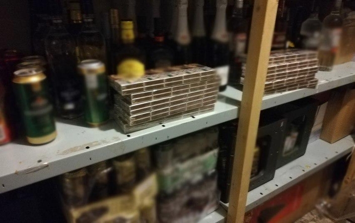 Kaune prieš pat šventes išaiškinta nelegali alkoholio parduotuvė