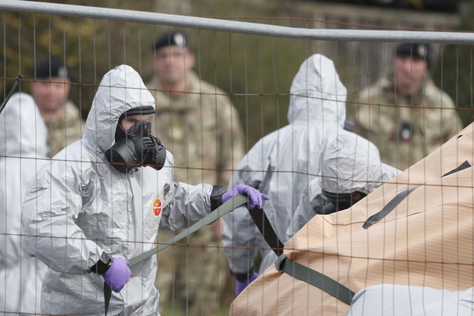 Britanija teigia nustačiusi, kur Rusijoje buvo pagaminta medžiaga „Novičiok“